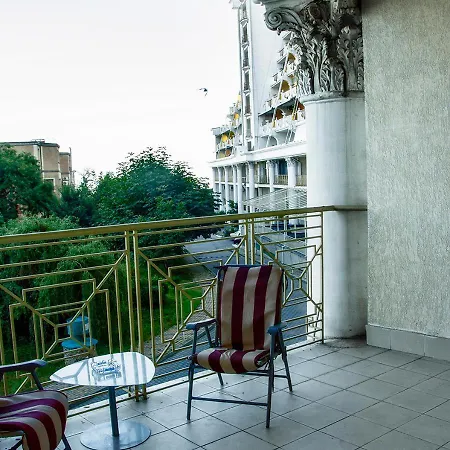 Arkadia Palace * Odessza